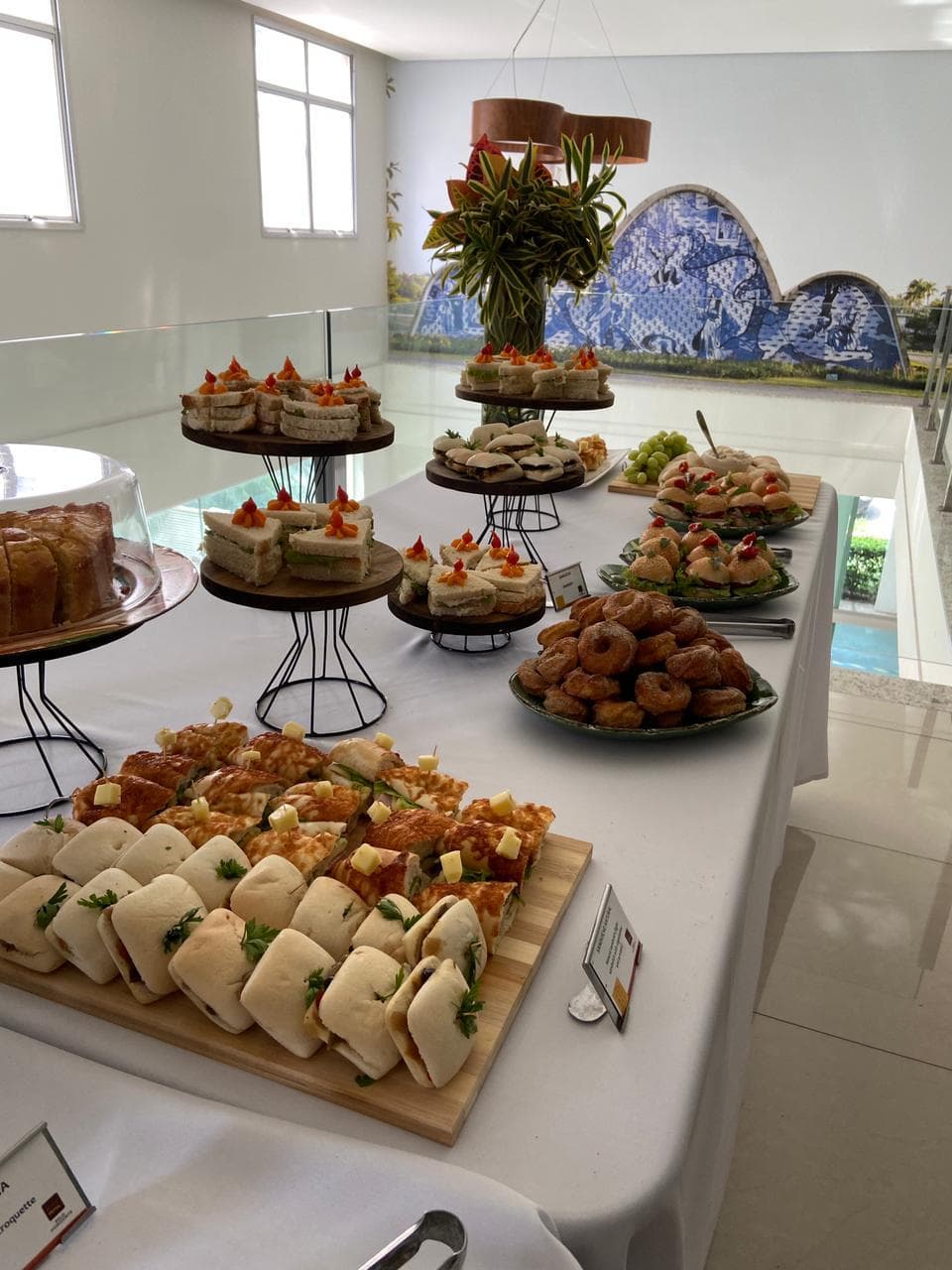 Mesa completa de coffee break